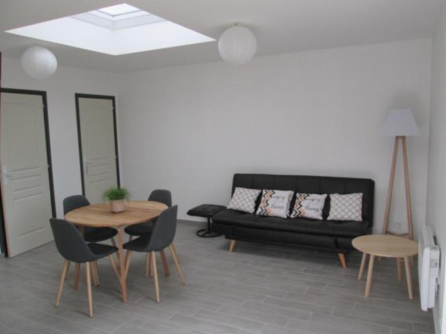 Les Rosiers Sales Villa กาเยอ-ซูร์-แม ภายนอก รูปภาพ